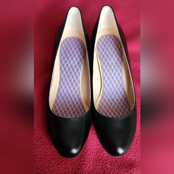 Cole Haan Black Leather Pumps - 8.5 - Picture 7 of 8